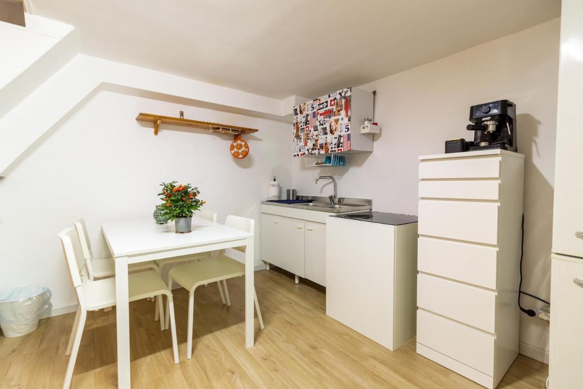 A' Casarell' E Lell' Apartment