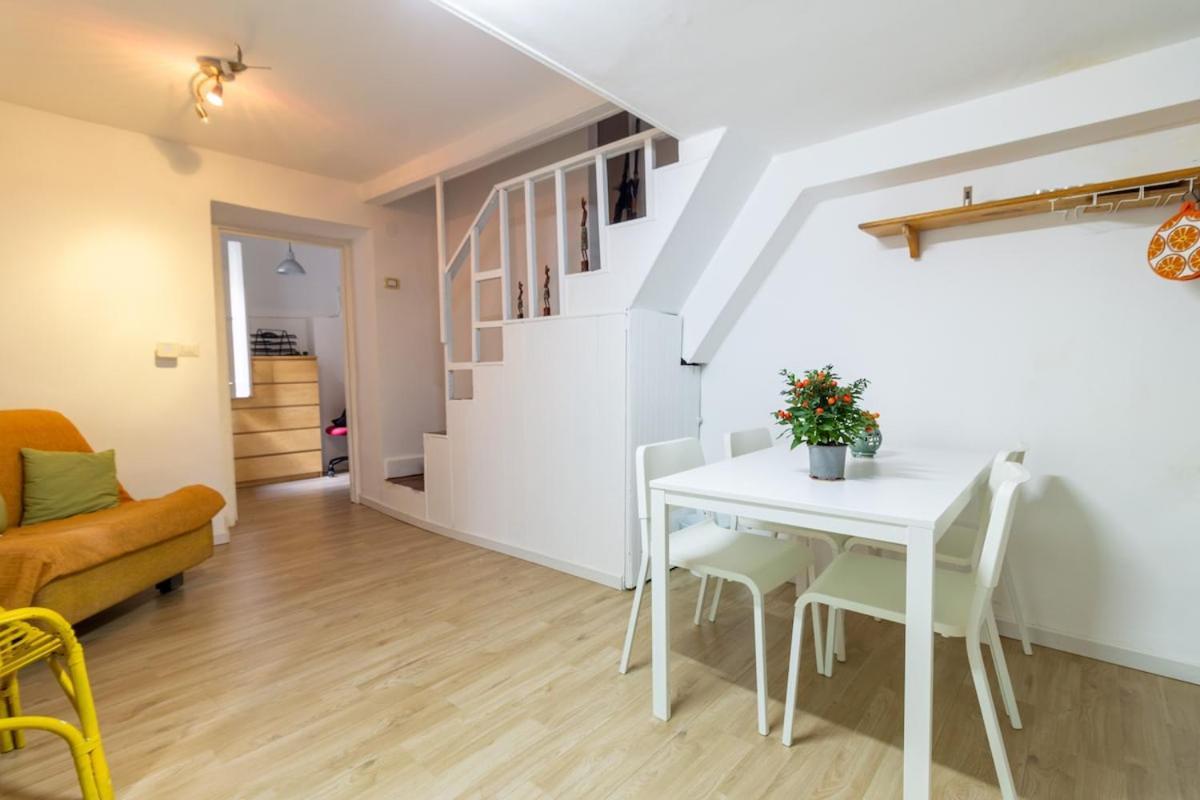A' Casarell' E Lell' Apartment